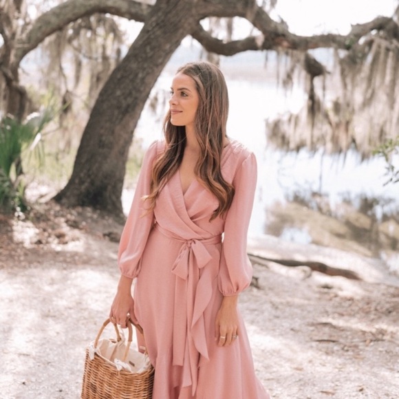 Gal Meets Glam Dresses & Skirts - NWT Gal Meets Glam Jennifer Mauve Dress
